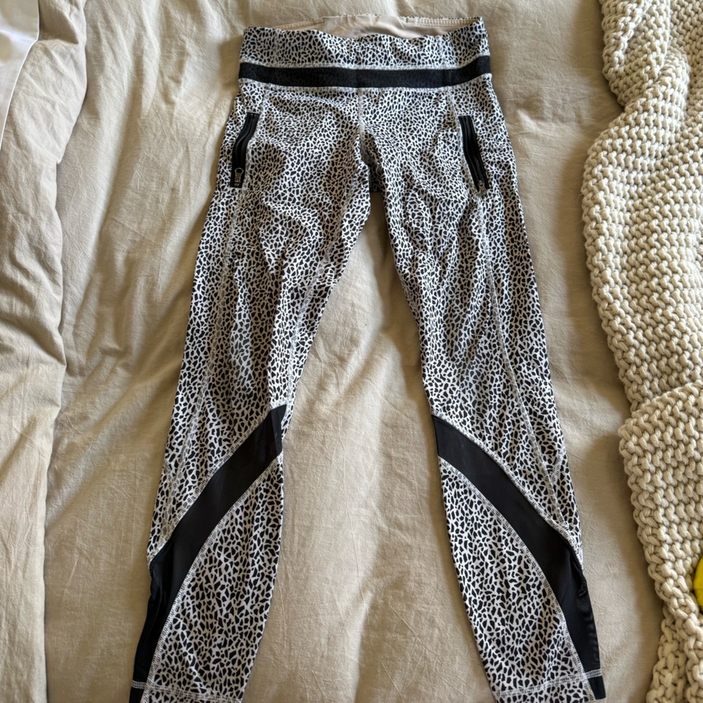 Lululemon Black and White Leggings